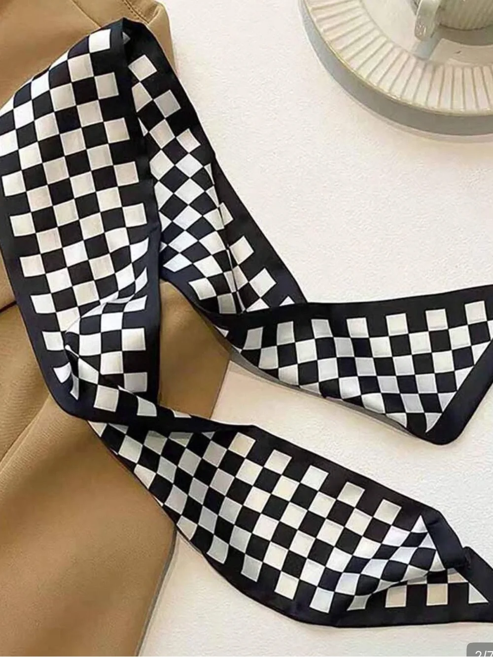 Black & White Geometric Men's Scarf - Stylish Neck Accessory